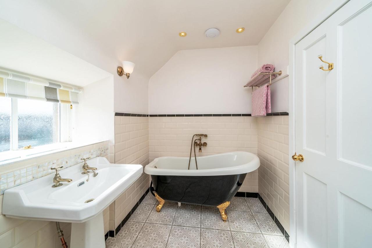 Thrums Cottage เคียร์รีเมอร์ ภายนอก รูปภาพ